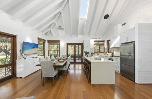 Pokolbin House | Explore Sweetacres Hunter Valley's Unique Cottages & More