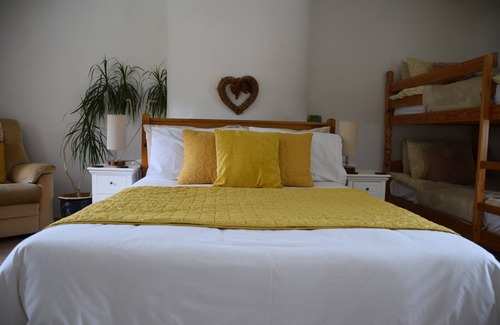 Starbotton Bed & Breakfast | Guest Rated 9.4: Sweetbriar Cottage B&B & Camping Bliss