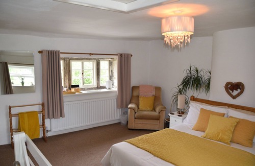 Starbotton Bed & Breakfast | Guest Rated 9.4: Sweetbriar Cottage B&B & Camping Bliss