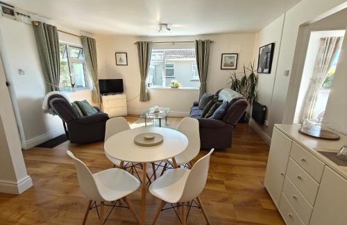 Oughterard Ski Chalet | Inviting Sweethaven Chalet - Child Friendly with Top Rating