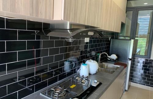 Kuching Apartment | Comfortable 3BR P'Residence Apartment with Pool Access