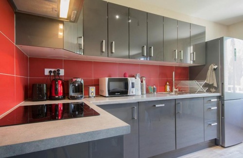 Faubourg-Raines Apartment | Comfortable Stay at SWEETHOME DIJON - Gare, Pet-Friendly