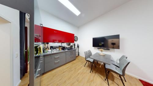Sternviertel Apartment | SweetHome: Luxury Living with Family-Friendly Amenities