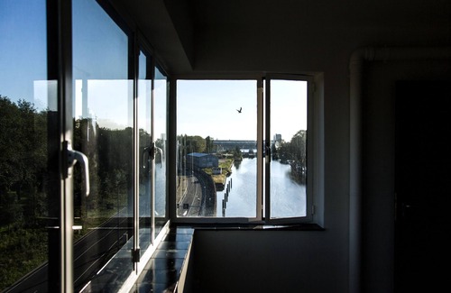 IJplein en Vogelbuurt Apartment | Guest Rated 10/10 - SWEETS at Gerben Wagenaarbrug