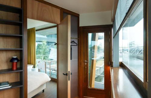 Amsterdam City Centre Apartment | SWEETS - Oosterdoksdraaibrug