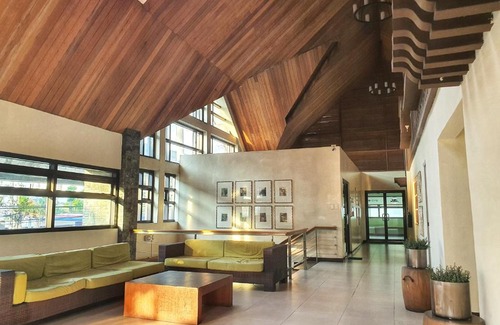 Mariana Apartment | Comfortable SweetSuites at Pine Crest with Pool Access