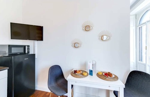 Milan Apartment | Exceptional Stay at Arco della Pace - Family-Friendly Apartment
