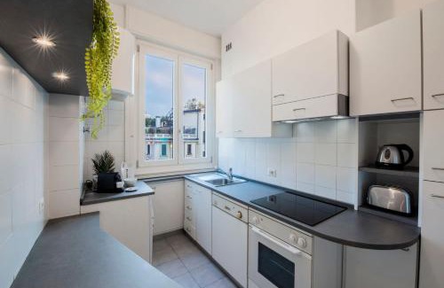 Porta Tenaglia Apartment | Family-Friendly Sweet Inn - Biancamano with High Ratings