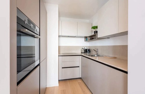 San Babila Apartment | Central Tower I Studio Apartment with Spa and Kitchen
