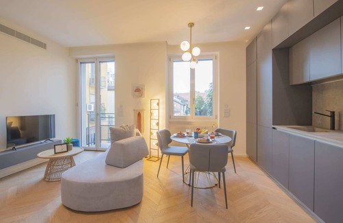 Carrobbio Apartment | Elegant Torino II - Cozy One Bedroom with Spa Access