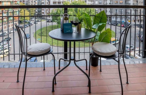 Navigli Apartment | Spacious Solari II - Ideal Two Bedroom Apartment for Families
