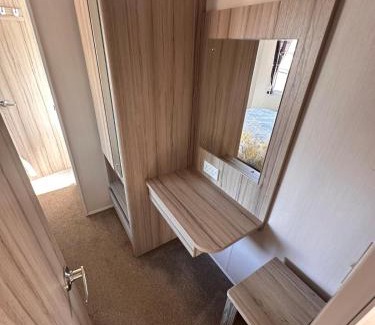 Glasgow Apartment | Family-Friendly 3-Bedroom Caravan in Glasgow