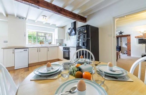 Dersingham Cottage | Oceanfront Swift Cottage: Guest Rated 10/10 in Dersingham