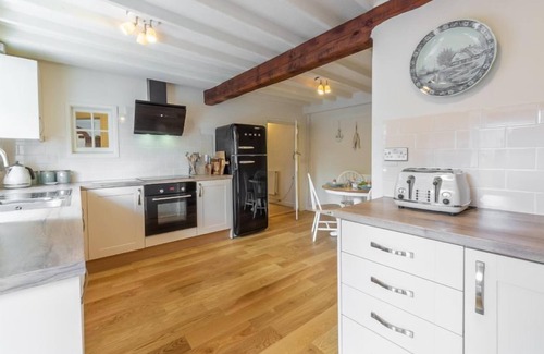 Dersingham Cottage | Oceanfront Swift Cottage: Guest Rated 10/10 in Dersingham