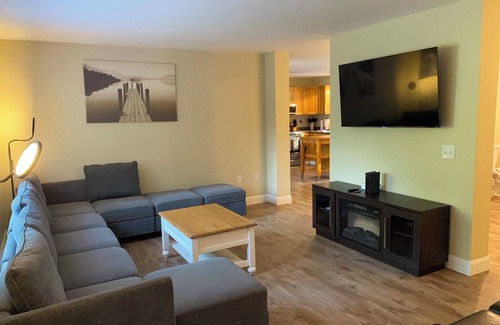 Tamworth House | Family-Friendly Waterfront Retreat in Tamworth with Pets Welcome