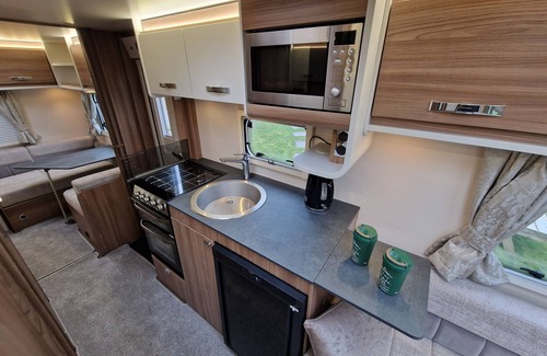 Cylch-Y-Garn Apartment | Discover Swift Vogue Edition Caravan: Family-Friendly Retreat
