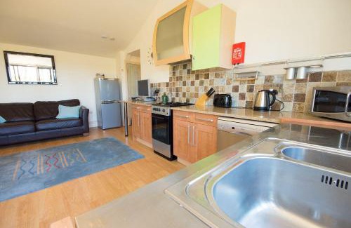 Blackwell in the Peak House | Welcoming Swifts Retreat - Perfect for Families and Pets