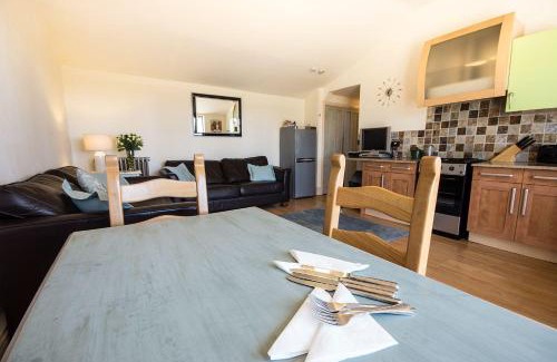 Blackwell in the Peak House | Welcoming Swifts Retreat - Perfect for Families and Pets