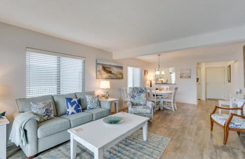 Oceanmarsh Subdivision Apartment | Oceanfront Island Condo with Deck for Play and Relaxation