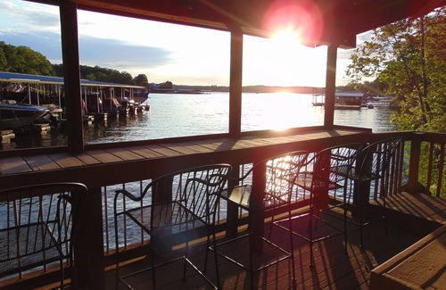 Lake Ozark Condo | Family Fun Awaits at Swim Dock: Lake View & Spa Access