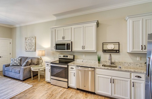 Lawrence County Apartment | Experience Fun with Swim, Golf & Bowl at Loretto Getaway