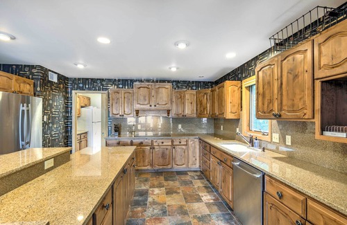 Hayward House | Ideal Lakefront Hayward Home with Private Dock & Game Room