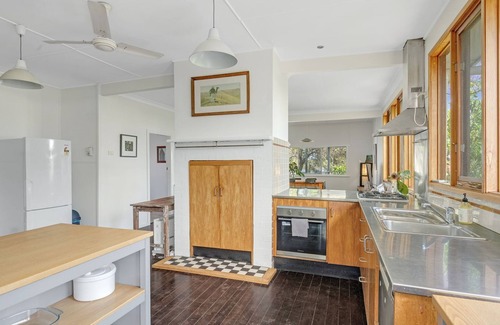 Erowal Bay House | Relax at Swim Two Birds, Waterfront Erowal Bay with Ocean Views