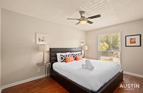 Cherrywood Apartment | Fun by the Pool at Spectacular East Austin Rental