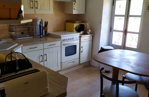 Rians House | Guest Rated 9.8: Poolside Gite on a Provence Farm