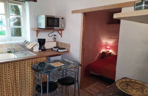 Rians House | Guest Rated 9.8: Poolside Gite on a Provence Farm