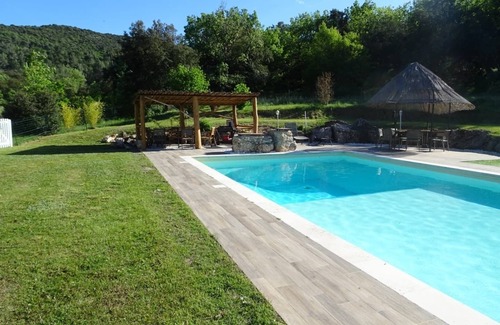 Rians House | Guest Rated 9.8: Poolside Gite on a Provence Farm