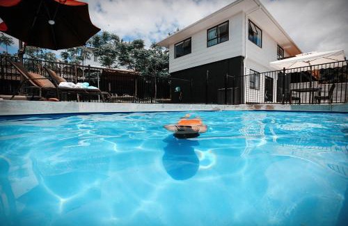 Northcote House | Refreshing Swimming Pool Holiday Villa - Guest Rated 9/10