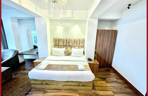 Puri Hotel | SWIMMING POOL HOTEL SHIVEE ! VARANASI - Near Kashi Vishwanath Temple & Ganga Ghat