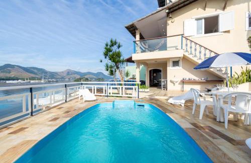 Caieira House | Swimming pool, kayaking and sauna on private beach