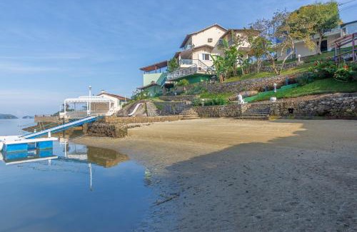 Caieira House | Swimming pool, kayaking and sauna on private beach