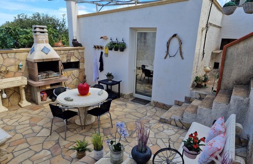 Marsala Apartment | Relaxing Retreat with Pool, Kitesurfing & Pet-Friendly Stays