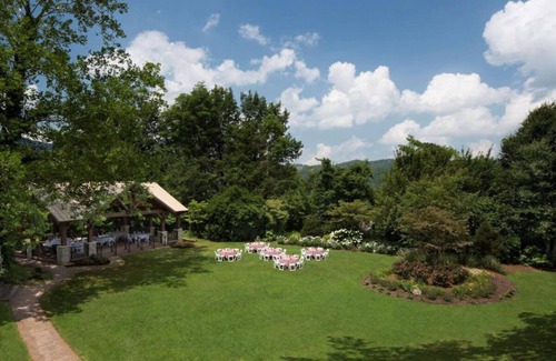 Gatlinburg Hotel | Relaxing Gatlinburg Getaway: Pet-Friendly with Pool Access
