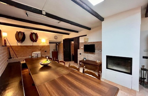 San Leo Villa | Relax at Paradise Rimini: Poolside Retreat Near San Marino