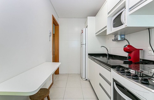 Saco dos Limoes Apartment | Refreshing Pool with Ocean View Near UFSC for Your Stay