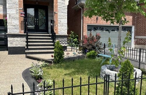 Halton Regional Municipality House | Relaxing Swimspa Home with Pool and Gym Near Toronto