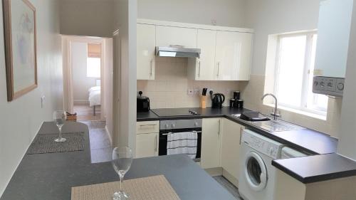 Swindon Apartment | Cozy Home from Home in Swindon - Pet Friendly Comfort
