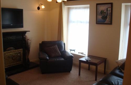 Swinford Apartment | Highly Rated Swinford Bridge Street Apartment Awaits You