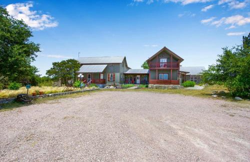 Dripping Springs House | Discover Swing On Inn - A Family-Friendly Hideaway Suite