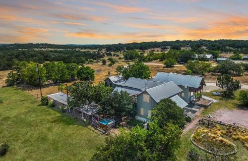 Dripping Springs House | Stay at Swing On Inn - Family-Friendly Suite Thyme Getaway