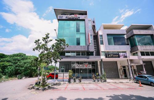 Taman Sri Muda Hotel | Discover Comfort at Swing & Pillows - NueVo Boutique Hotel