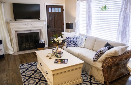 Dothan Cottage | Adorable 1952 Cottage with Oceanfront Views & Guest Rated 10/10