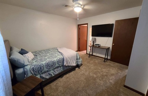 Medicine Lodge Bed & Breakfast | Premier Main Street Suite - Ideal for Families, Sleeps 8