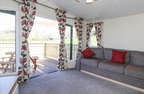 Lorton House | Pet-Friendly Swinside: 4-Star Stay with Perfect Reviews