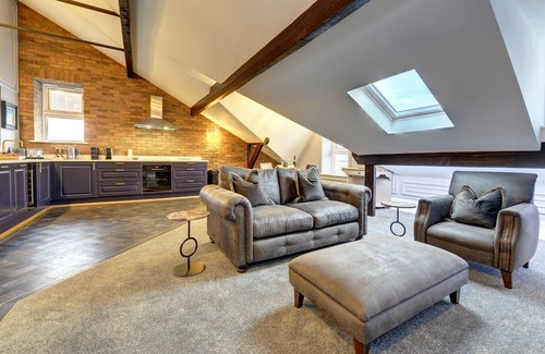 North Shore Apartment | Elegant Swish Luxury Apartments with Breakfast & Family Comfort