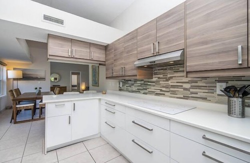 Groveland House | Discover SWISS 66 - Lake Denise: Pet-Friendly Retreat